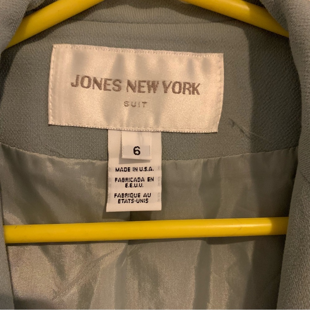 2pc Women's Elegant Sage Green Casual Suit - Picture 3 of 6